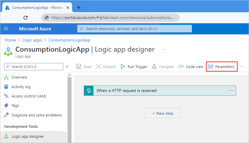 Snímek obrazovky s webem Azure Portal, návrhářem pro pracovní postup Consumption a vybranou možností Parametry na panelu nástrojů návrháře