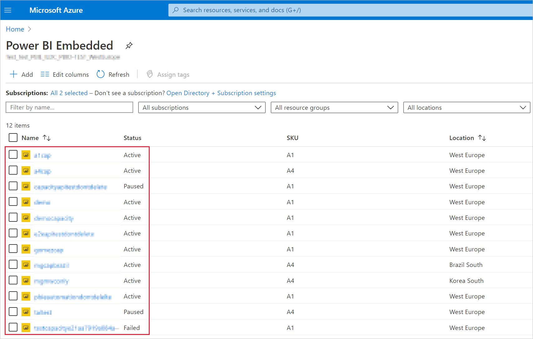 Snímek obrazovky se seznamem kapacity Power BI Embedded na webu Azure Portal