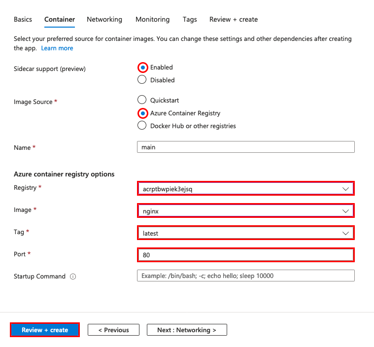 Screenshot: Assistent zum Erstellen von Web-Apps mit hervorgehobenen Einstellungen für das Containerimage und die Sidecar-Unterstützung