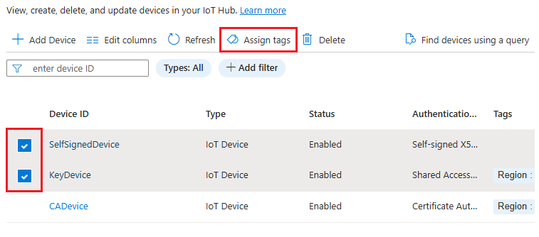 A screenshot that shows selecting multiple devices in the Azure portal to assign tags as a group.