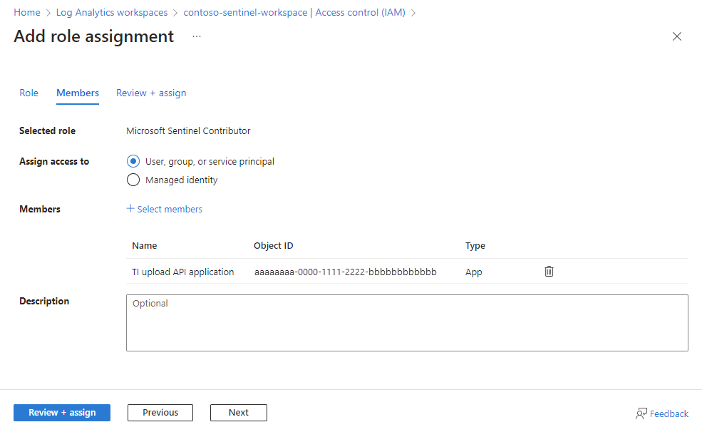 Screenshot that shows the Microsoft Sentinel Contributor role assigned to the application at the workspace level.