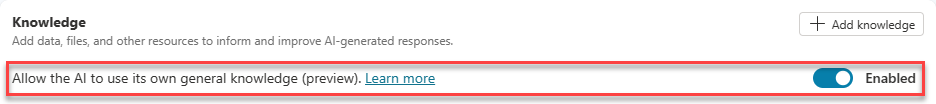 Captura de pantalla de la página Descripción general que resalta la sección Conocimiento, con la configuración Permitir que la IA use su propio conocimiento general habilitada.