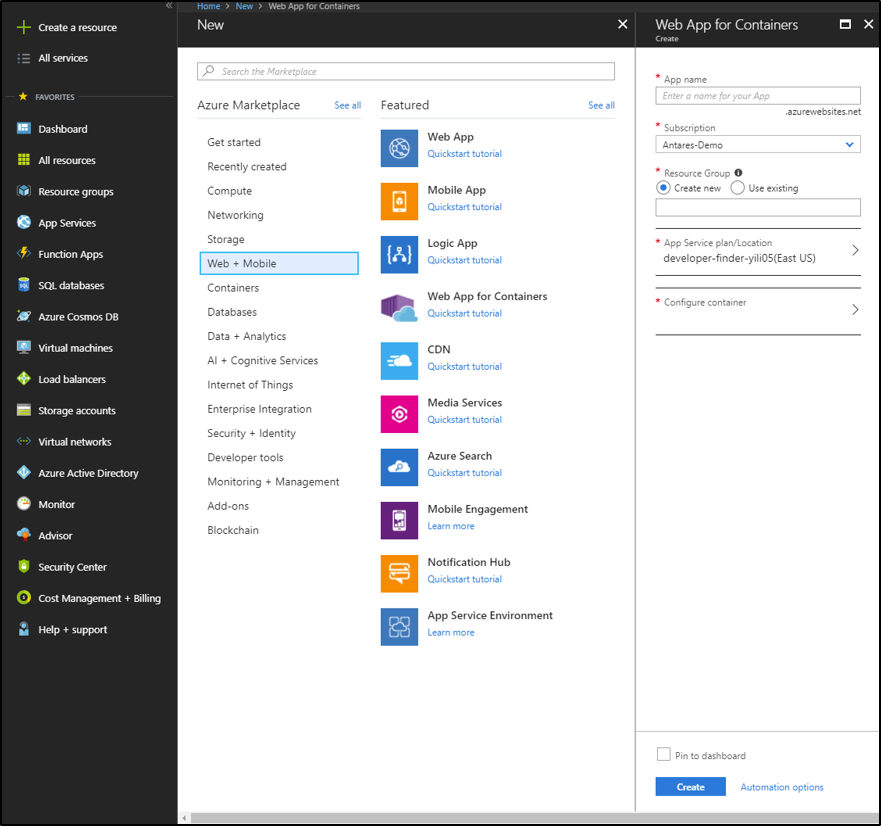 Capture d’écran du portail Azure montrant l’option Web + Mobile sélectionnée dans Place de marché Azure et le volet Web App pour conteneurs ouvert à droite.