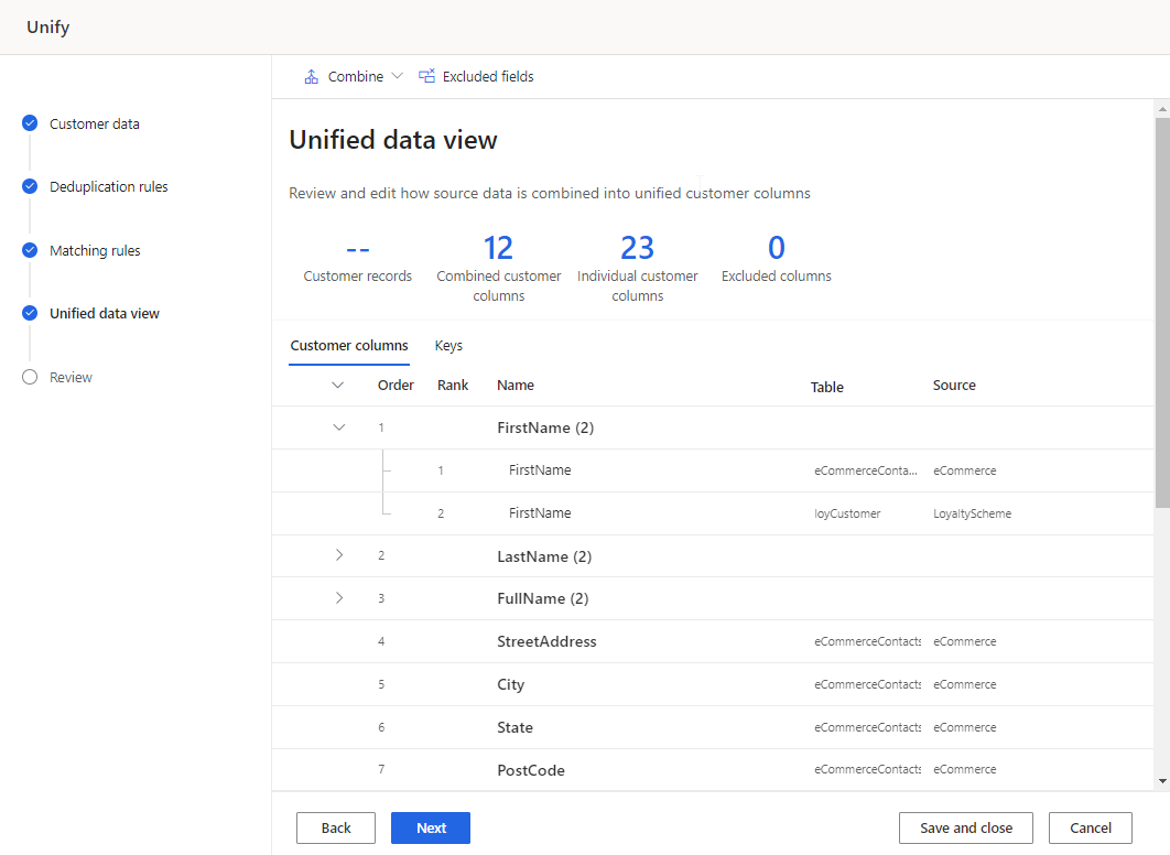 Page des champs Unifier le client dans le processus d’unification des données affichant une table avec des champs fusionnés qui définissent le profil client unifié.