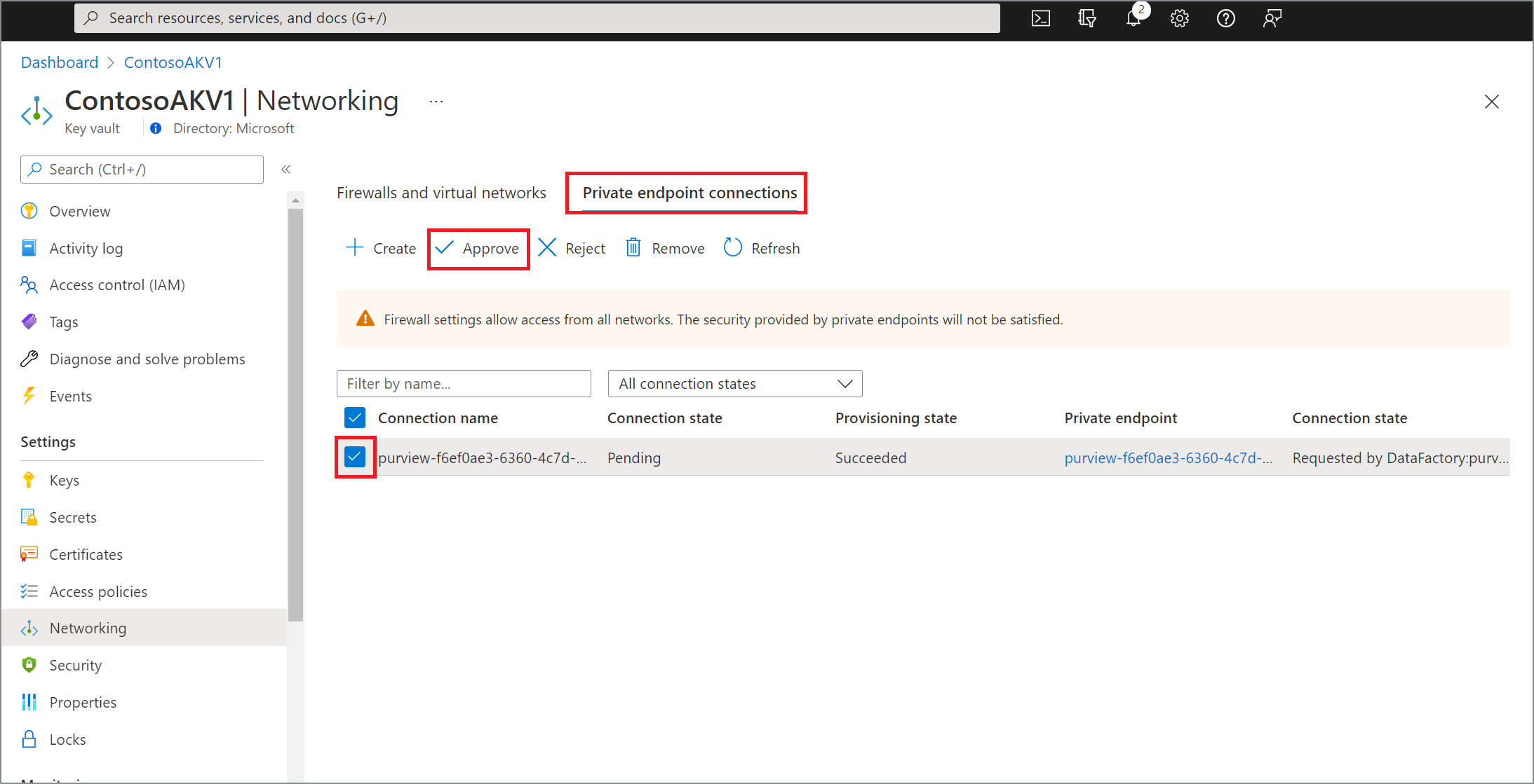 Capture d’écran montrant comment approuver un point de terminaison privé pour un Key Vault Azure dans Portail Azure