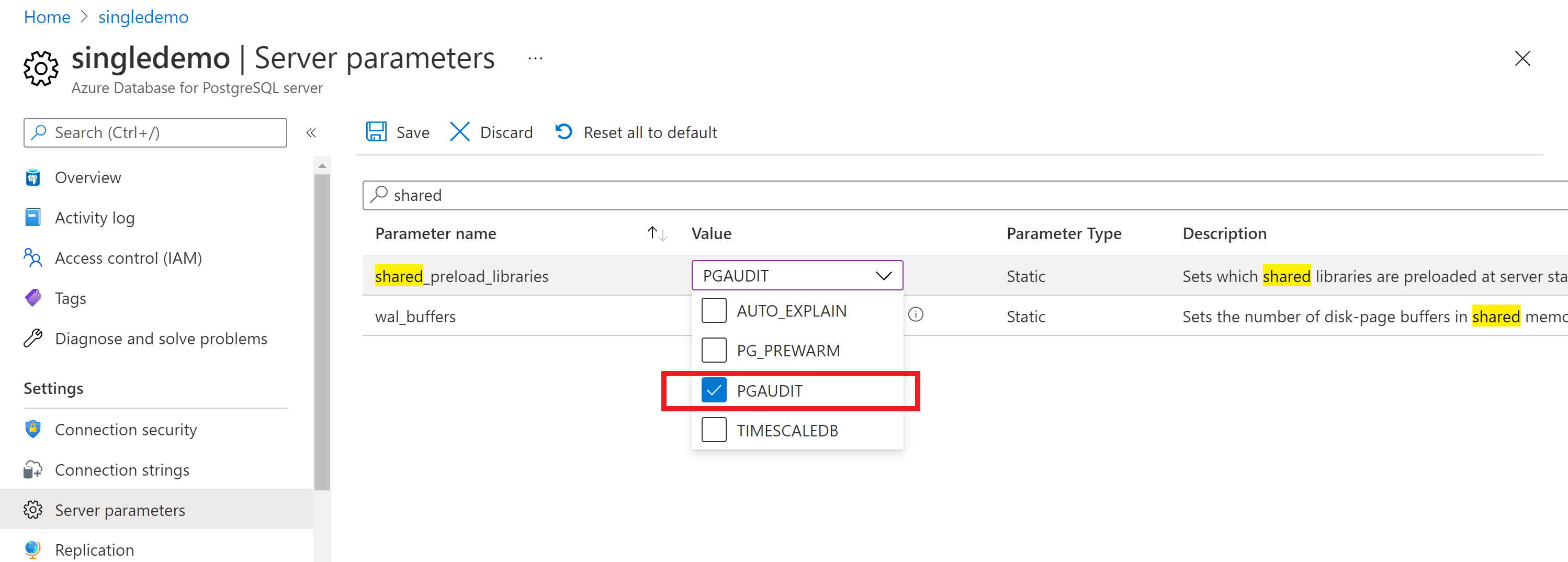 Screenshot che mostra Database di Azure per PostgreSQL che abilita shared_preload_libraries per PGAUDIT.