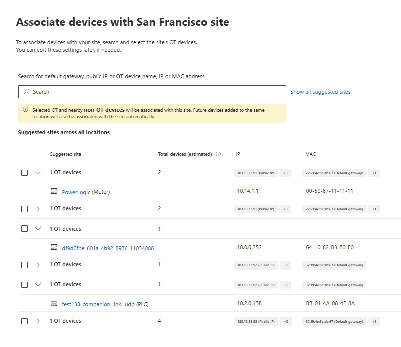 Screenshot che mostra la schermata dei dispositivi associati e l'elenco consigliato di dispositivi OT per posizione nella pagina di configurazione del sito di Microsoft Defender per IoT nel portale di Microsoft Defender.