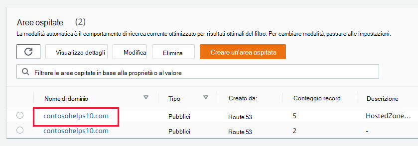 Screenshot delle zone ospitate in cui si seleziona il nome di dominio per il record TXT di verifica del dominio.