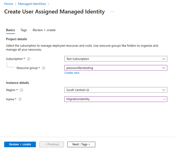 Azure portal を使ってマネージド ID を作成する方法を示すスクリーンショット。