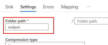 シンク ターゲットとして設定された output という名前の BLOB コンテナーのスクリーンショット。