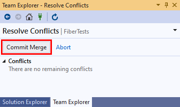 Visual Studio 2019 のチーム エクスプローラーの [競合の解決] ビューの [マージをコミット] ボタンのスクリーンショット。