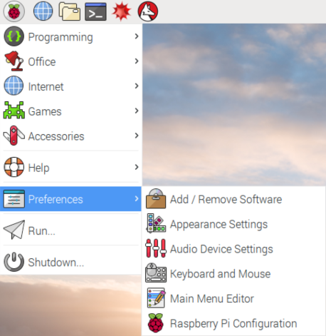 Raspberry Pi OS と [ユーザー設定] メニューを示すスクリーンショット。