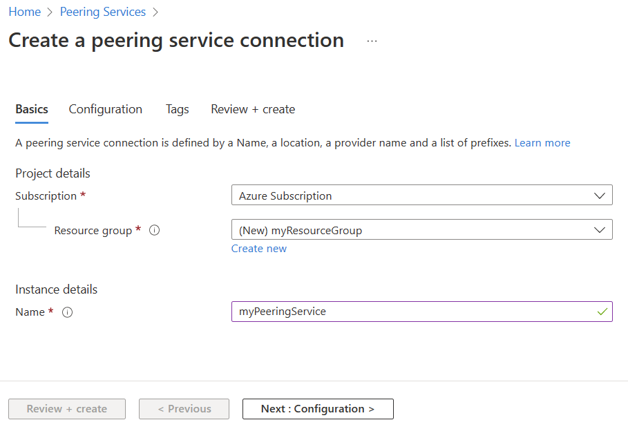 Azure portal の [基本] タブで Peering Service 接続の作成を示すスクリーンショット。