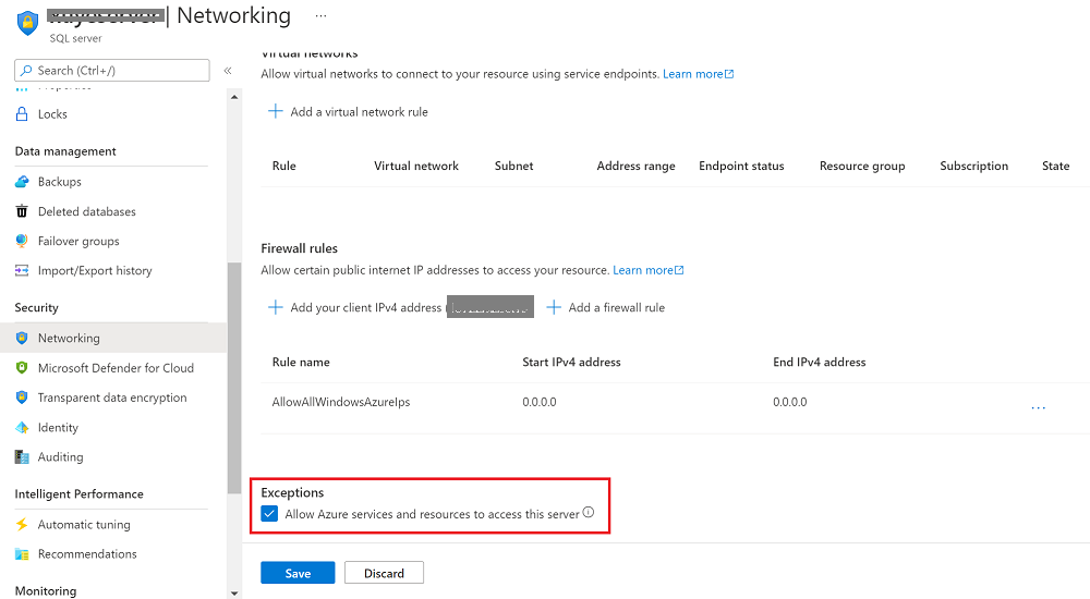 Azure portal を使用して SQL データベースのファイアウォールを構成する方法を示すスクリーンショット。