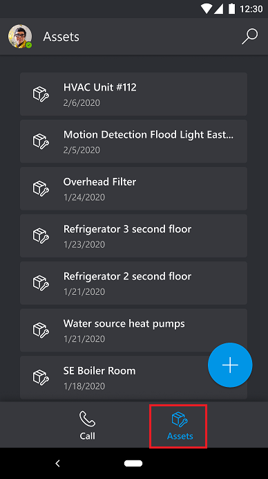 Dynamics 365 Remote Assist Mobile の [資産] タブのスクリーンショット。