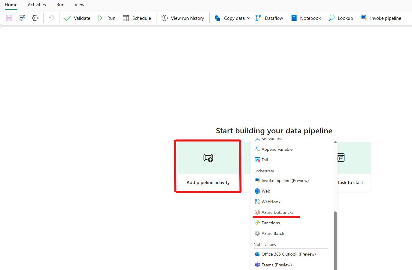 Fabric Data Pipelines ランディング ページと Azure Databricks アクティビティが強調表示されているスクリーンショット。