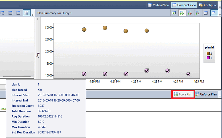 クエリ ストアの [プランの強制] ボタンの SSMS のスクリーンショット。