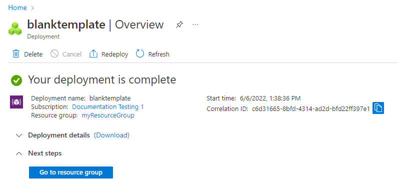 Zrzut ekranu przedstawiający Azure Portal podsumowanie wdrożenia dla wdrożenia blanktemplate.