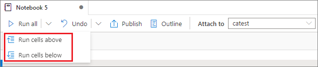 Zrzut ekranu przedstawiający polecenia uruchamiania komórek powyżej i poniżej bieżącej komórki w notesie usługi Synapse.