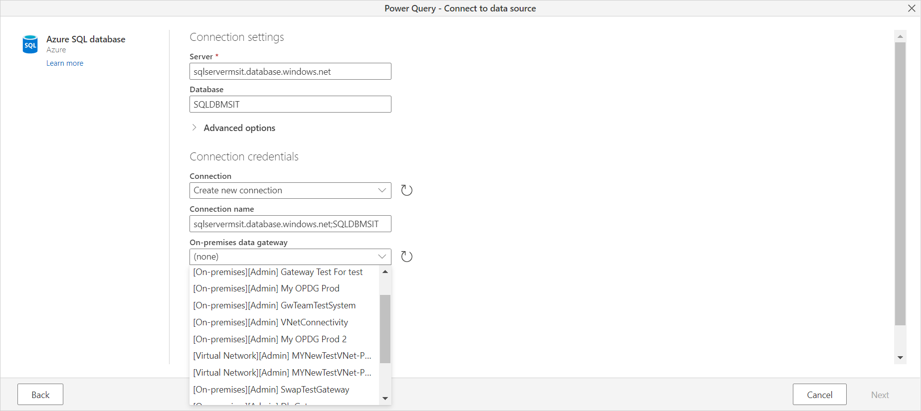 Captura de tela mostrando a caixa de diálogo conexão Conectar-se a fonte de dados do Power Query, com os nomes de gateway de dados de VNet incluídos na caixa de seleção de gateway de dados local.