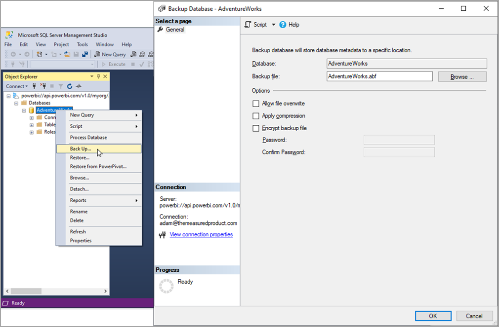 Captura de tela da janela SSMS, o backup é selecionado no menu bancos de dados. A caixa de diálogo do banco de dados de backup está aberta, OK está selecionado.