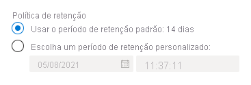 Captura de ecrã a mostrar opções para configurar a política de retenção no carregamento de blob no portal do Azure