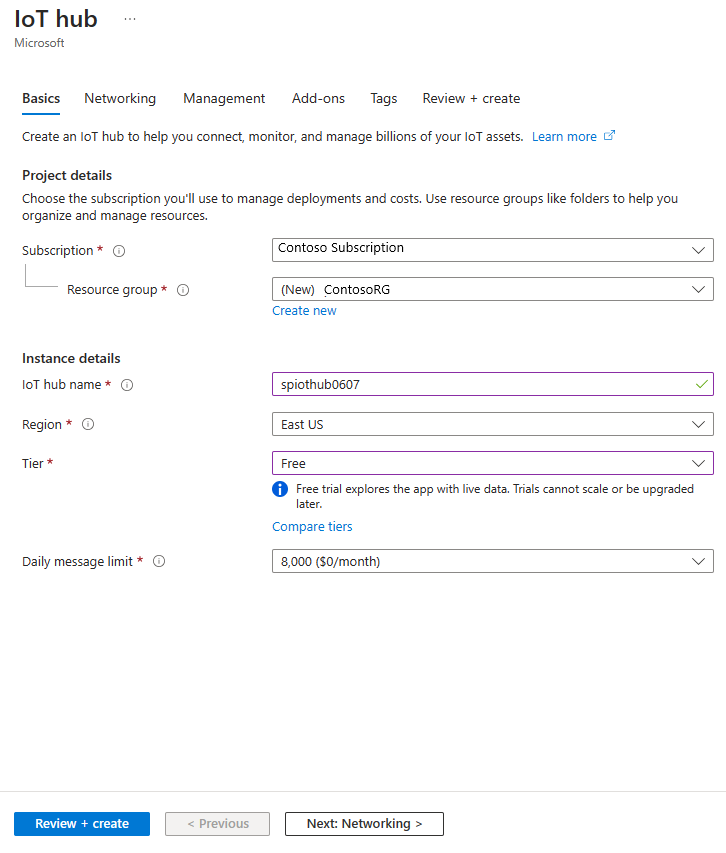 Captura de ecrã a mostrar o assistente Criar Hub IoT no portal do Azure.