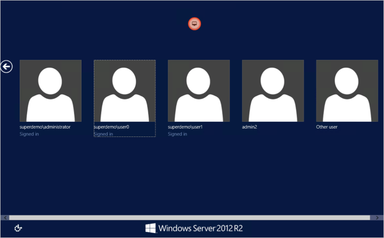 Captura de ecrã do ecrã RS do Windows Server 2012 a mostrar ícones de utilizador genéricos. Os ícones de administrador, user0 e user1 mostram que eles estão conectados.