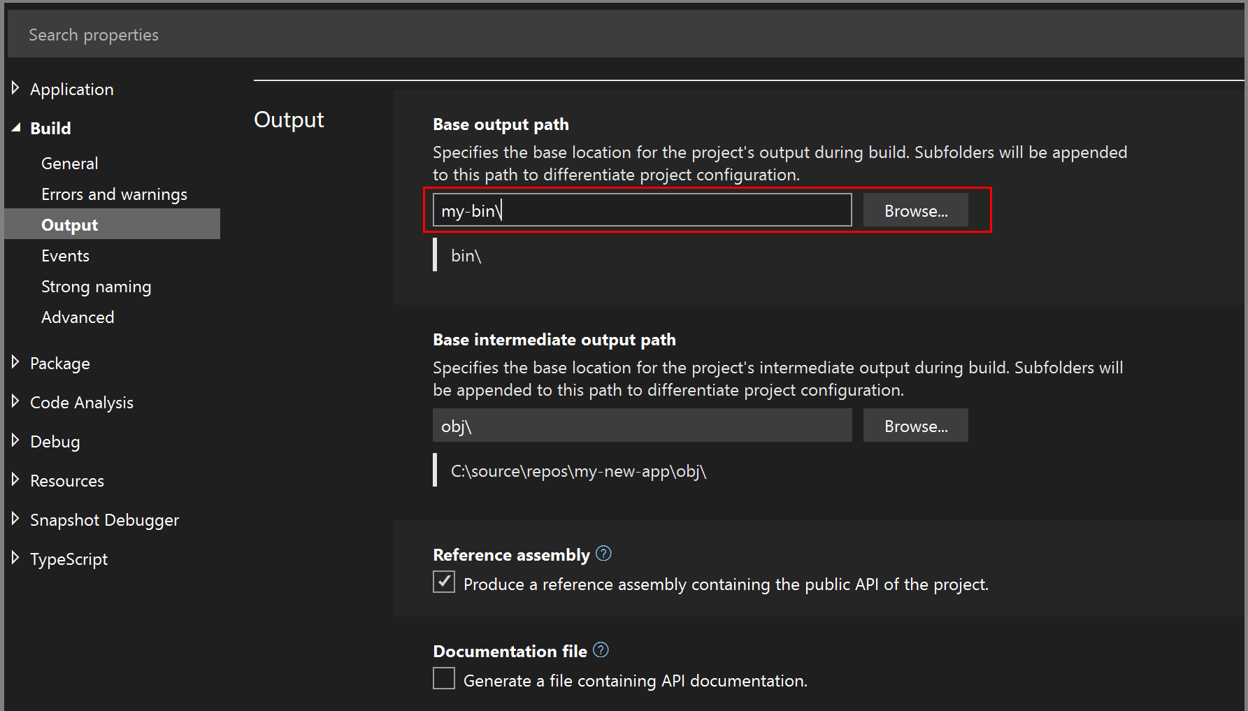 Captura de tela mostrando a propriedade de caminho de saída de um projeto em C# do .NET Core.