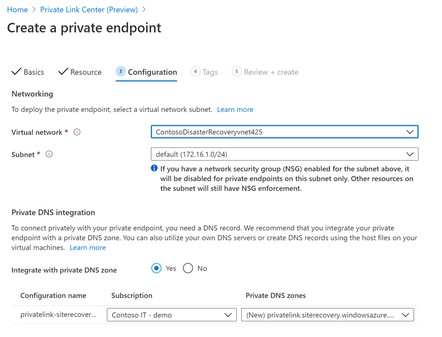 Visar fliken Konfiguration med nätverks- och DNS-integreringsfält för konfiguration av en privat slutpunkt i Azure Portal.