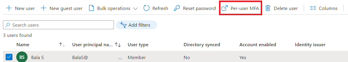 Skärmbild av välj multifaktorautentisering från fönstret Användare i Microsoft Entra-ID.