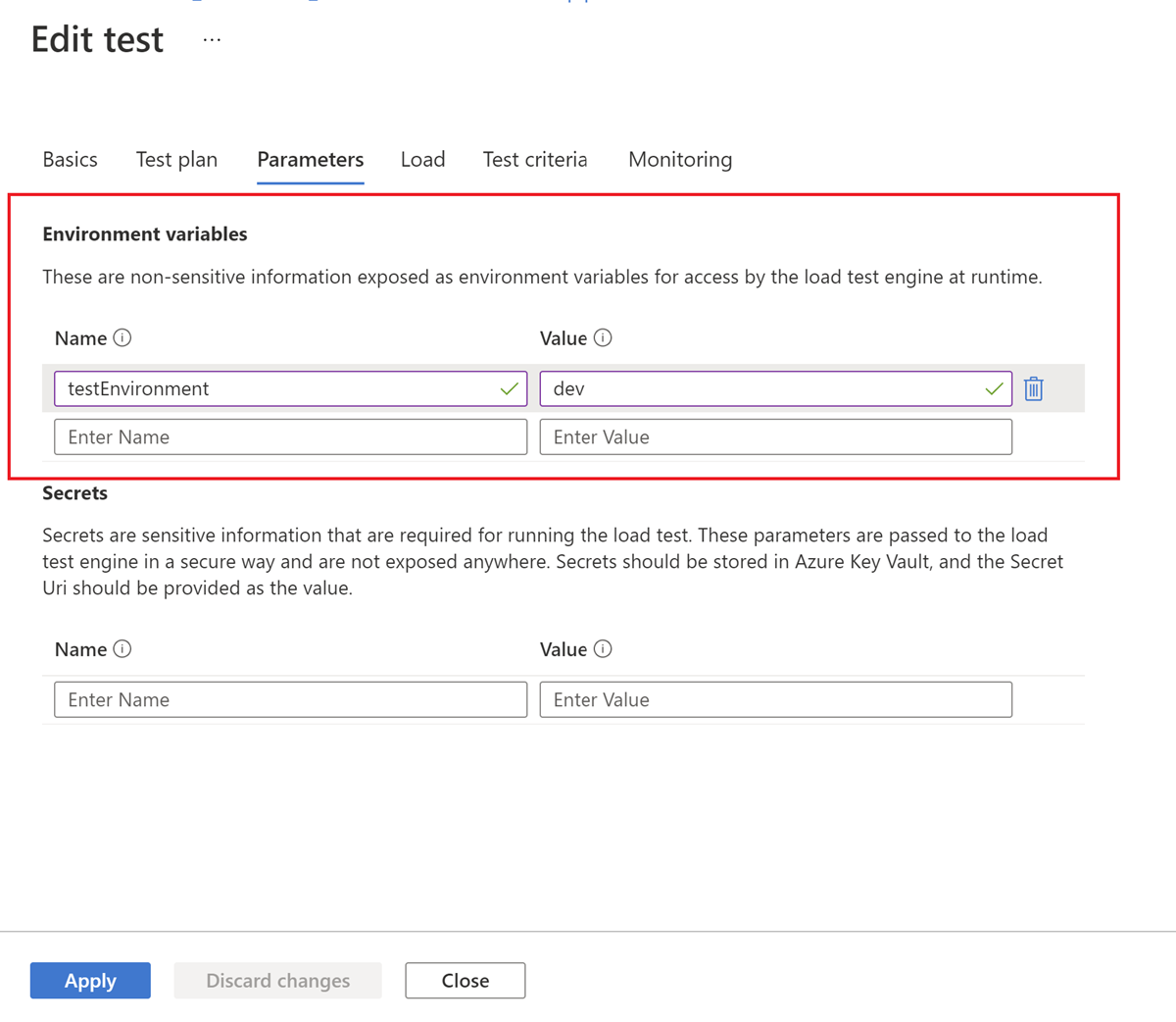 Azure portalında bir yük testine ortam değişkeni eklemeyi gösteren ekran görüntüsü.