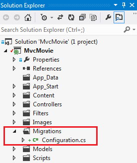 顯示 [方案總管] 視窗的螢幕快照。Migrations 資料夾和 Configuration dot c 檔案會以紅色圓形。